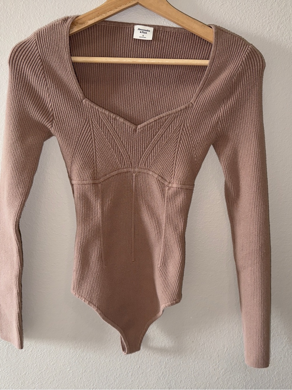 Abercrombie & Fitch Long-Sleeve Ribbed Bodysuit in Dusty Mauve